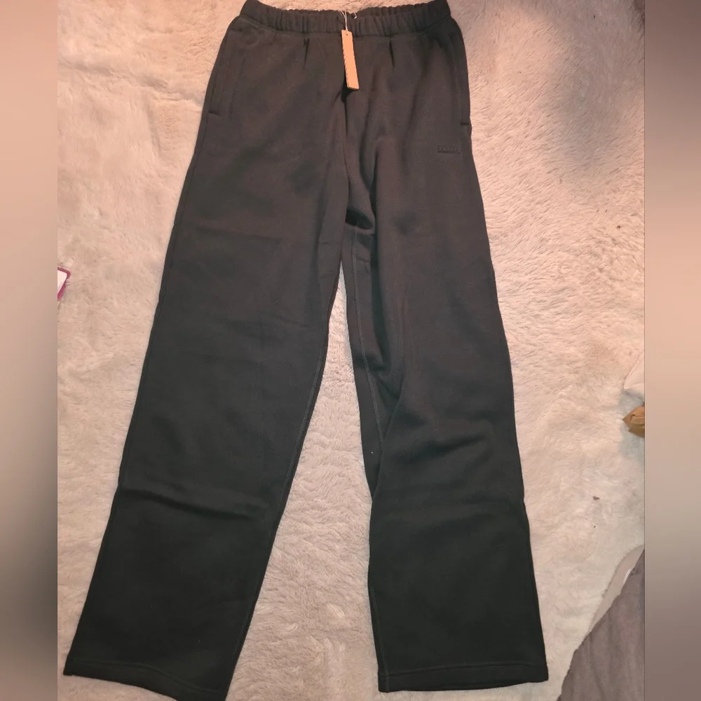 Skims Cotton Fleece Straight Leg Pant in Spruce NWT Size Small - Picture 2 of 16